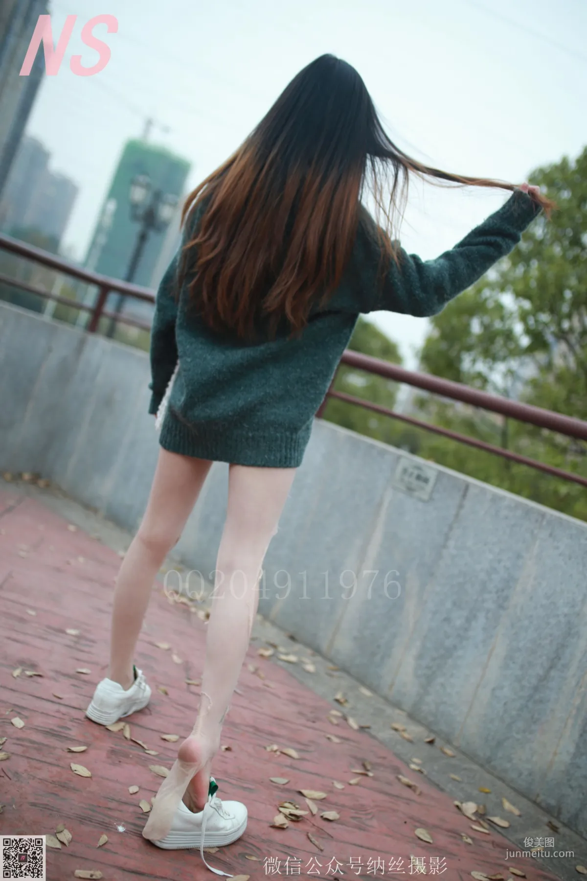 小师妹《撕丝袜的妹子》 [纳丝摄影] 写真集93