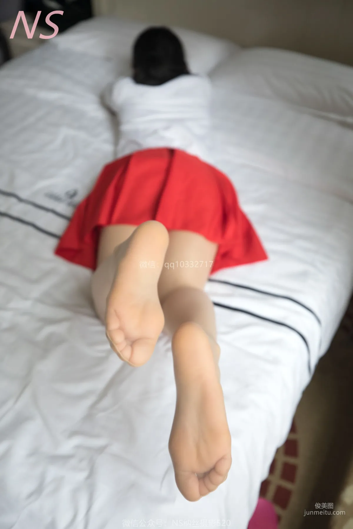 Xiao Li, Red Ultra Short Skirt and Flesh Stockings Temptation [NASI] Photo Set photo 56
