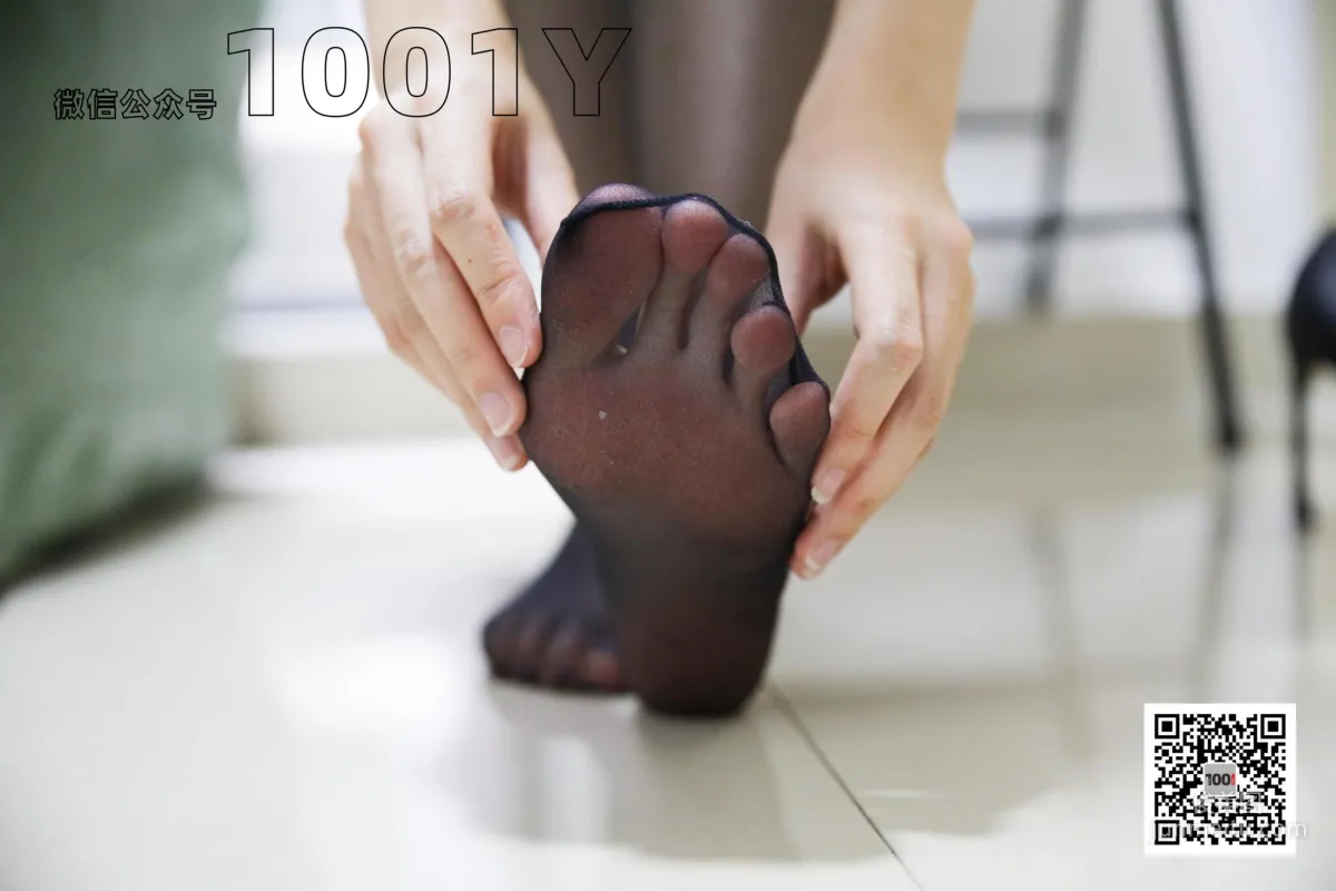 Tui Tui Restaurant Waitress 1 [One Thousand and One Nights IESS] Stockings and Beautiful Legs Photo Set photo 34