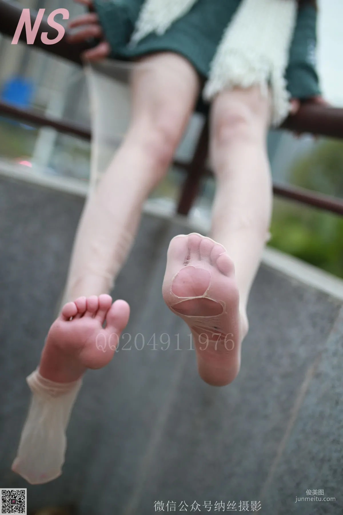 小师妹《撕丝袜的妹子》 [纳丝摄影] 写真集89