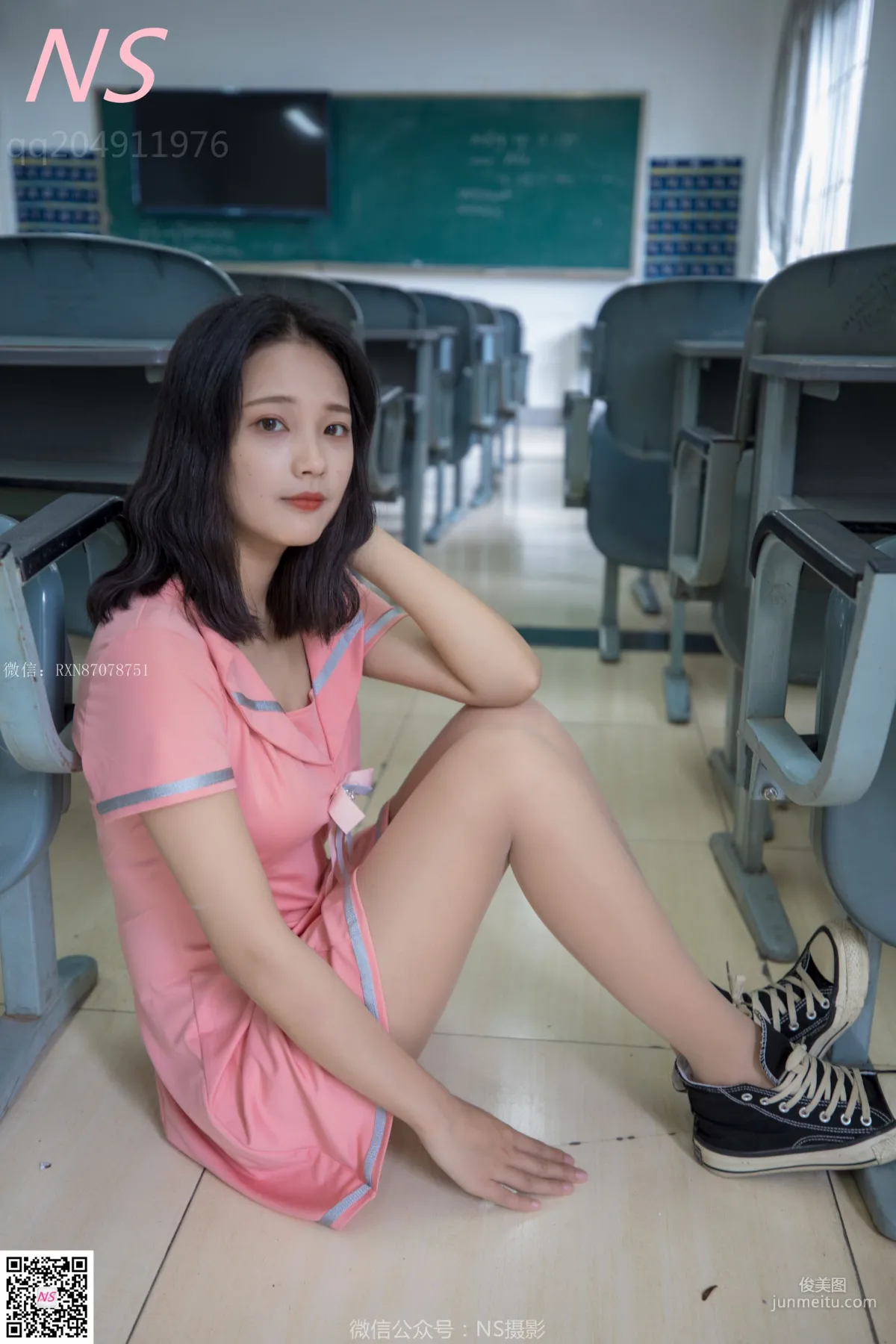 小蝴蝶《纯纯的丝袜帆布鞋》 [纳丝摄影] 写真集42