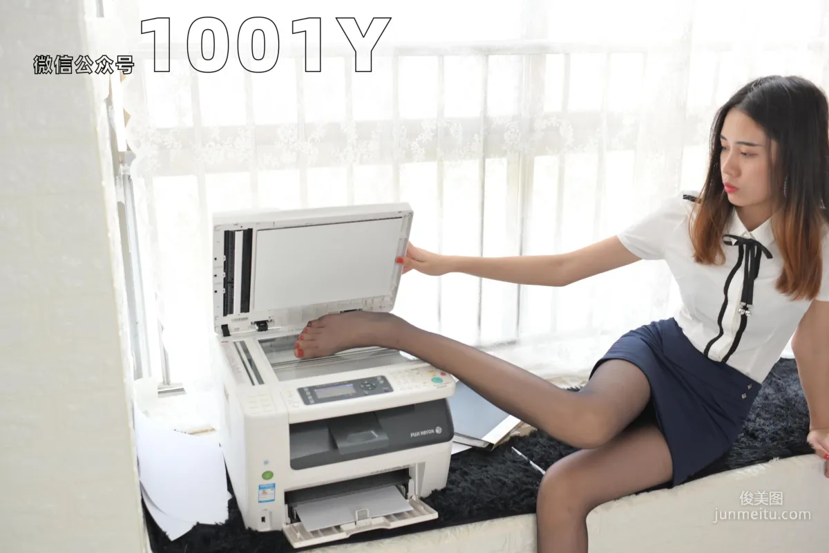 Xi Gua "My Little Secretary 3" [One Thousand and One Nights IESS] Stockings and Beautiful Legs Photo Set photo 61