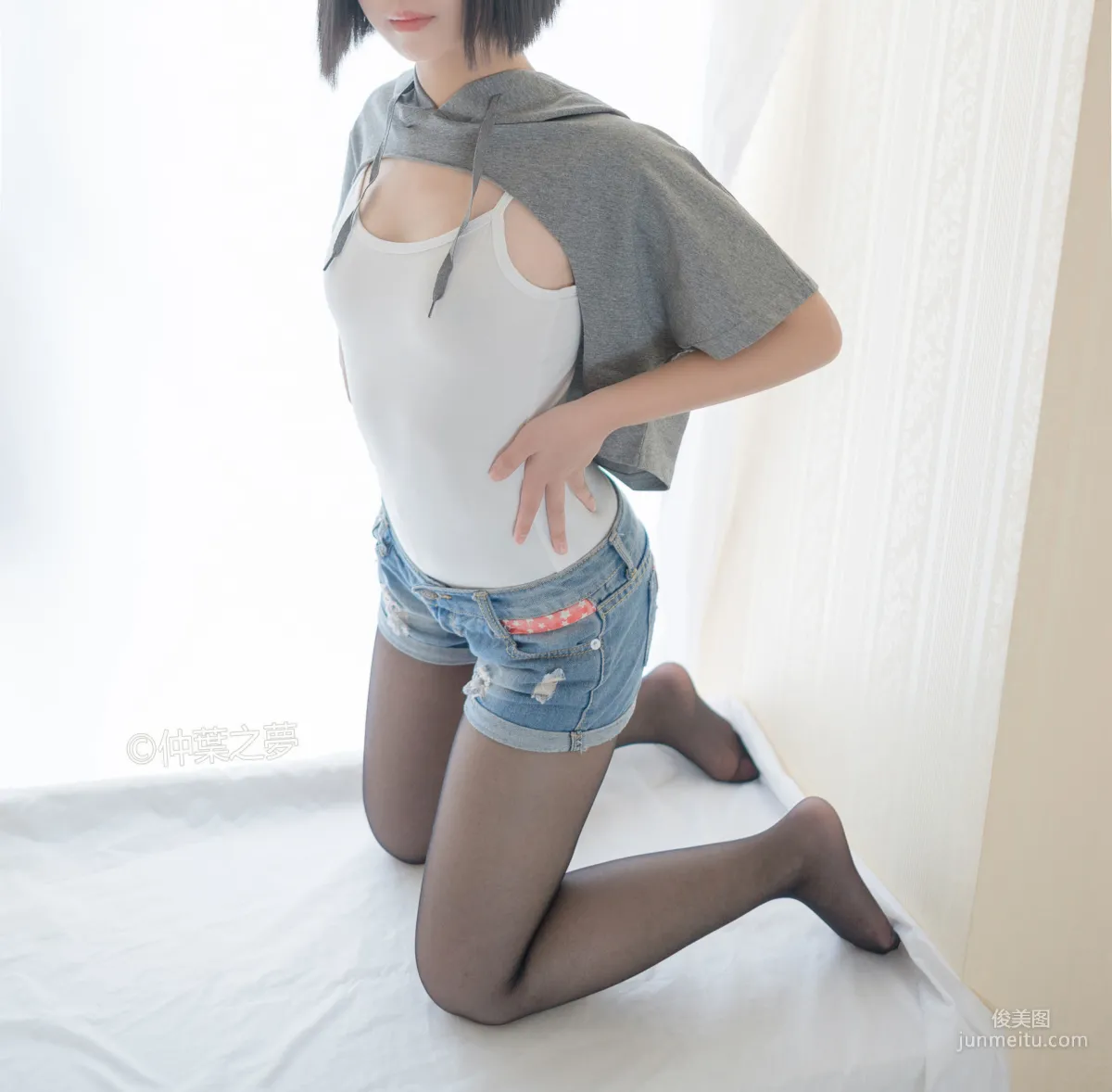 鹿野奈緒《包臀黑絲》 [輕蘭映畫] Grand.003 寫真集 11