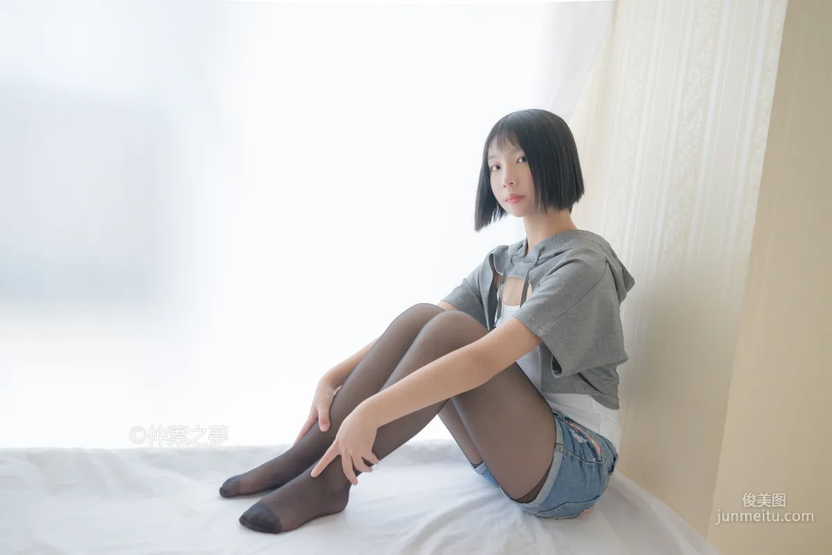 鹿野奈緒《包臀黑絲》 [輕蘭映畫] Grand.003 寫真集 7