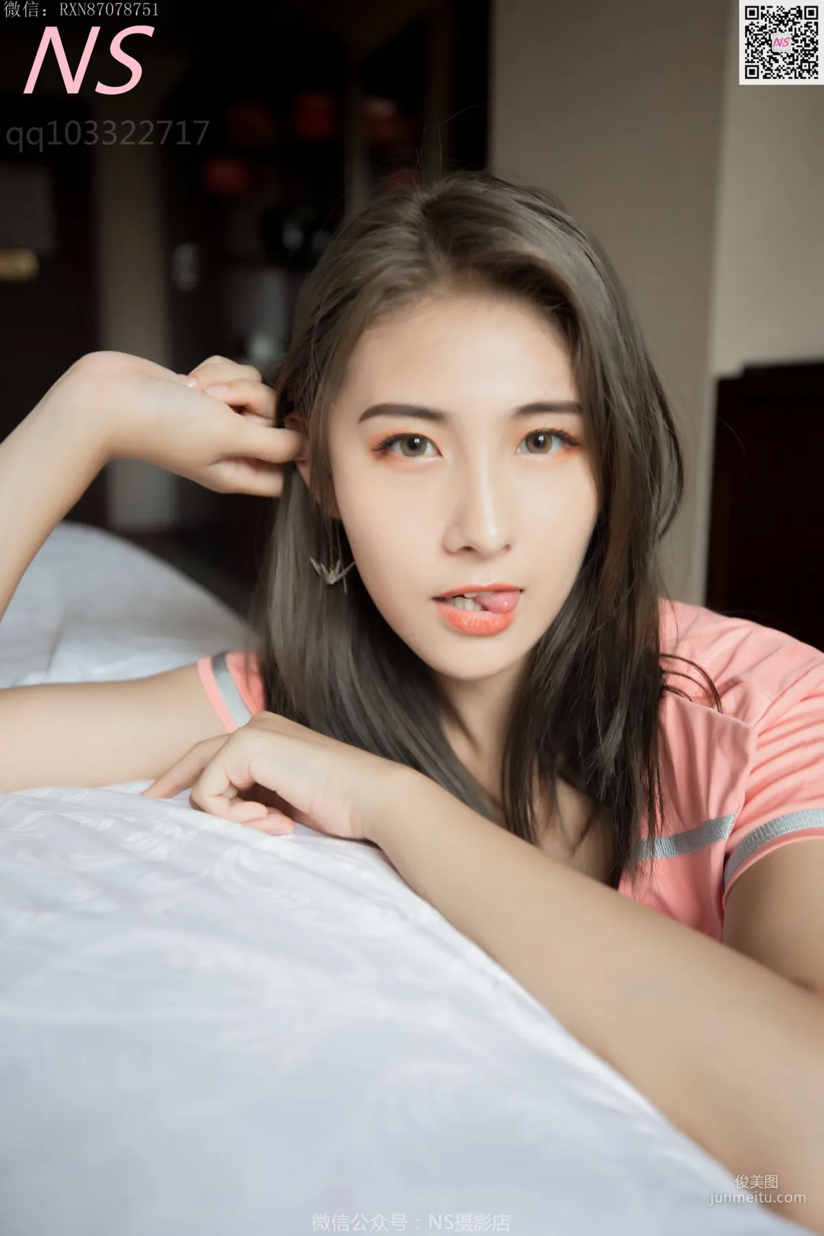 小允儿《明星脸丝袜美腿》 [纳丝摄影] 写真集9