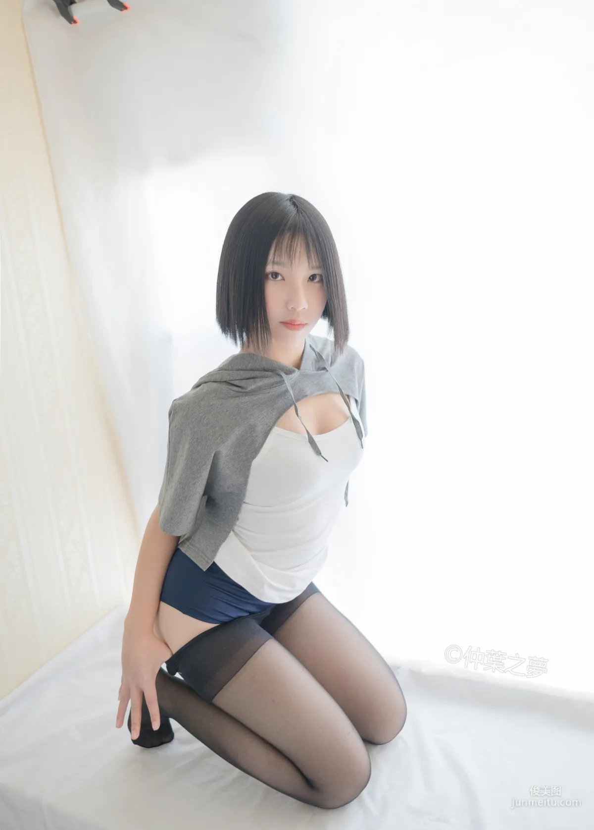 鹿野奈緒《包臀黑絲》 [輕蘭映畫] Grand.003 寫真集 31