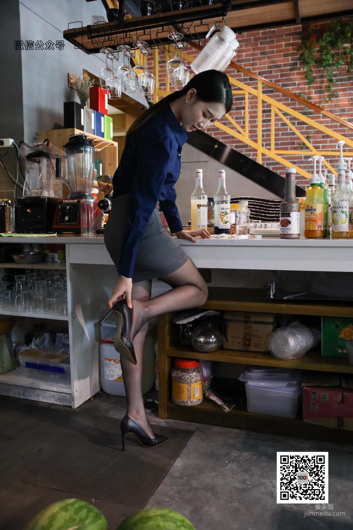 Tui Tui Restaurant Waitress 1 [One Thousand and One Nights IESS] Stockings and Beautiful Legs Photo Set photo 94