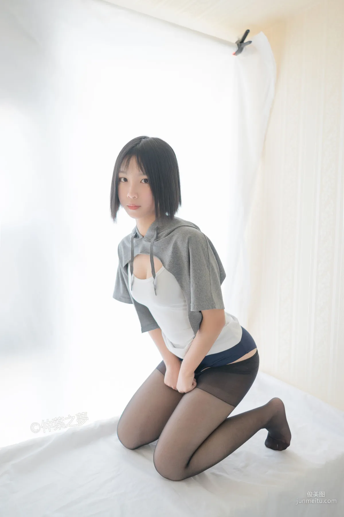 鹿野奈緒《包臀黑絲》 [輕蘭映畫] Grand.003 寫真集 28