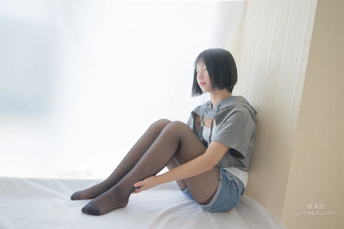 鹿野奈緒《包臀黑絲》 [輕蘭映畫] Grand.003 寫真集 6