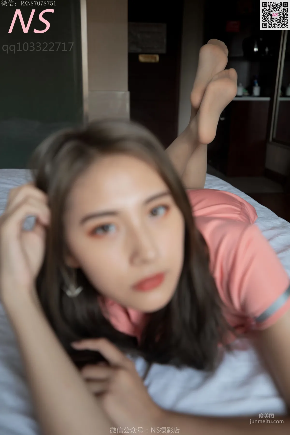 小允儿《明星脸丝袜美腿》 [纳丝摄影] 写真集15