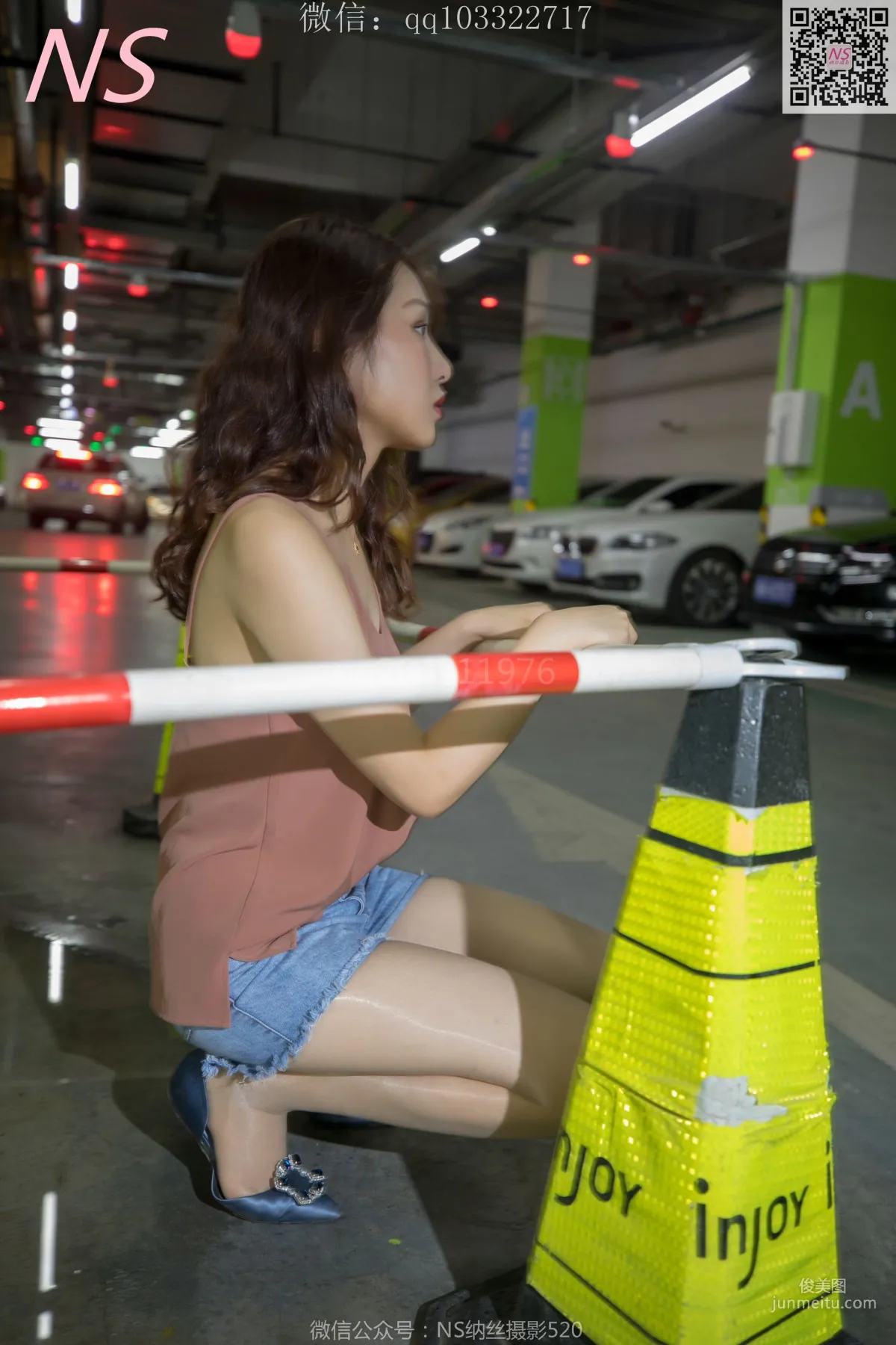 小朱茵《地下车库的丝袜美腿女郎》 [纳丝摄影] 写真集63