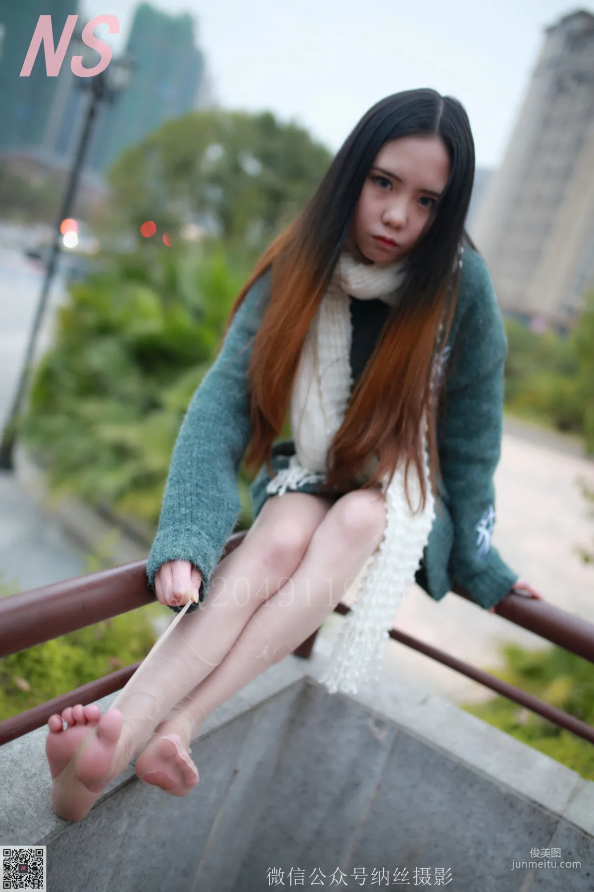 小师妹《撕丝袜的妹子》 [纳丝摄影] 写真集91