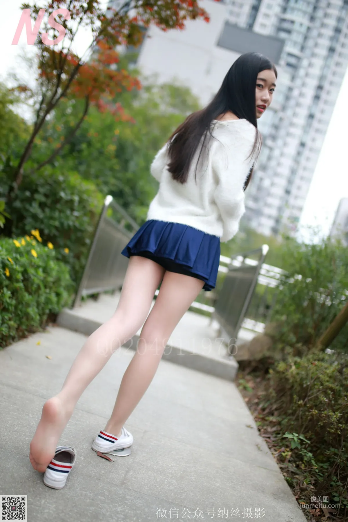 珊珊《超短裙美腿肉丝》 [纳丝摄影] NO.097 写真集28