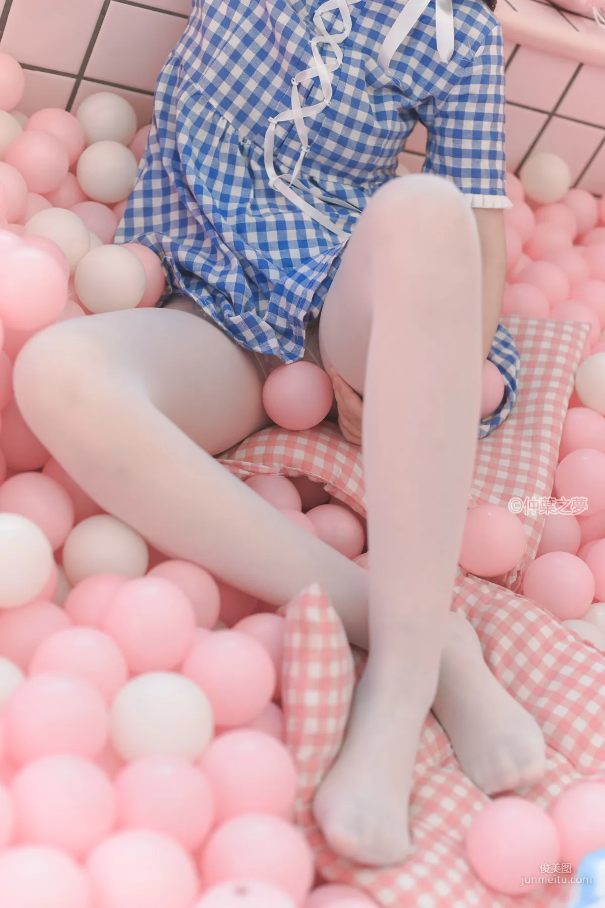 《蓝白格子连衣裙》 [轻兰映画] SPL.010 写真集81