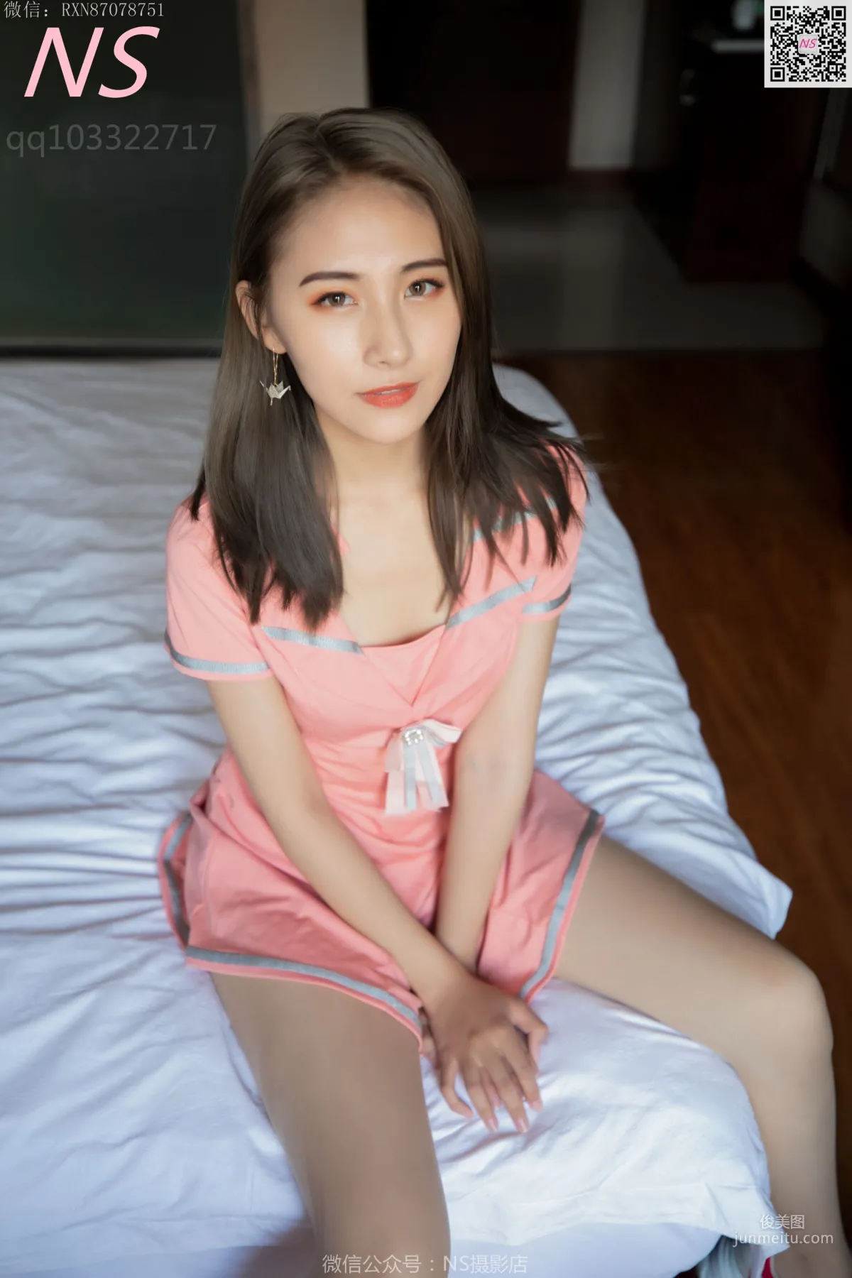 小允儿《明星脸丝袜美腿》 [纳丝摄影] 写真集5