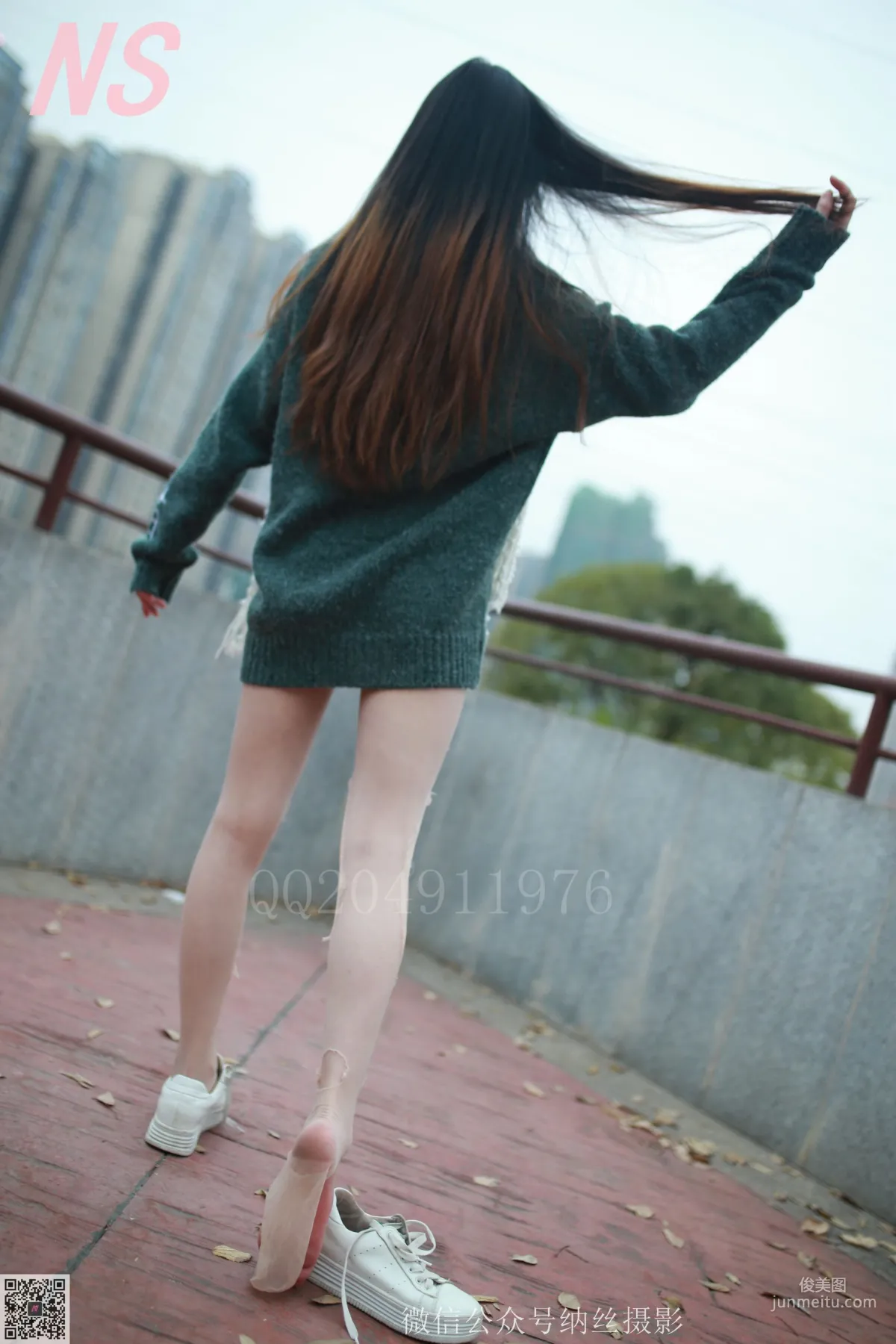 小师妹《撕丝袜的妹子》 [纳丝摄影] 写真集96