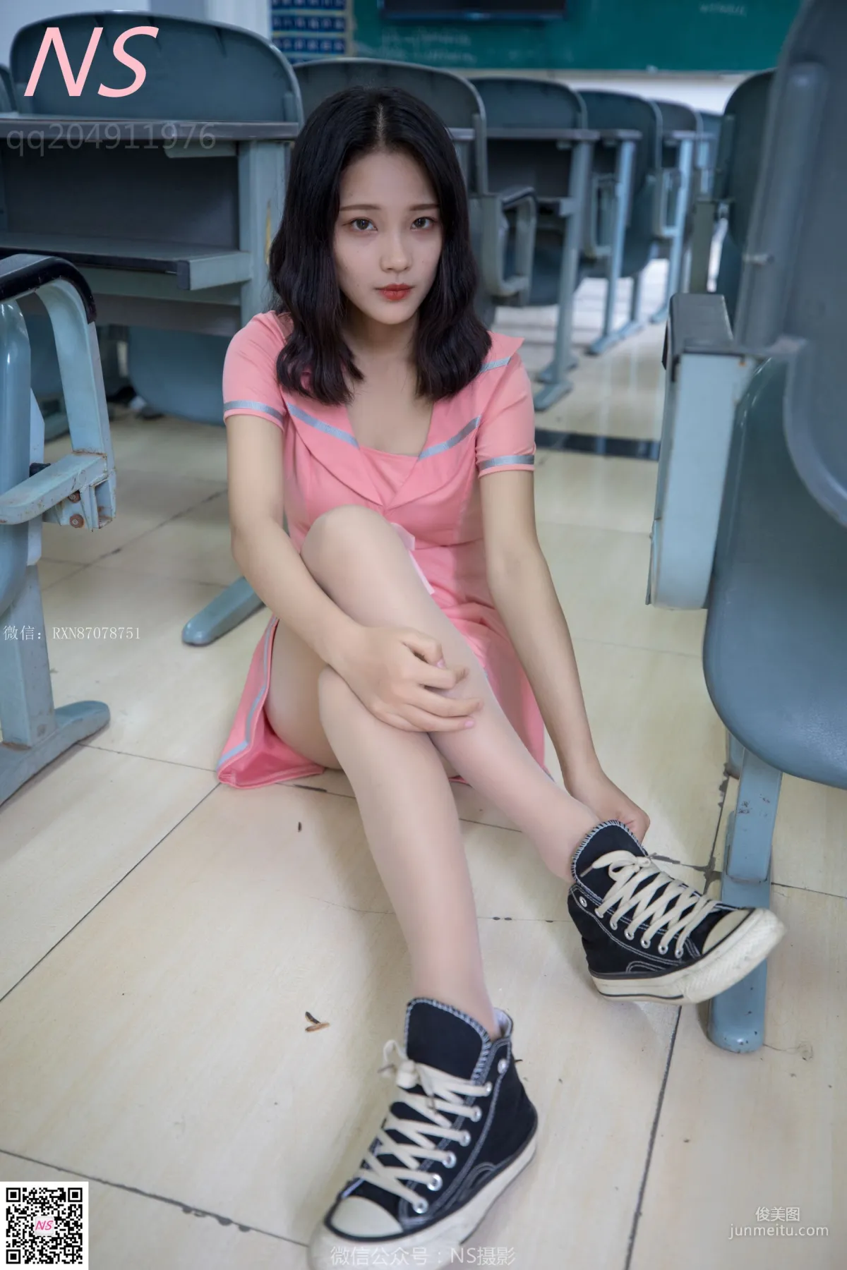 小蝴蝶《纯纯的丝袜帆布鞋》 [纳丝摄影] 写真集29