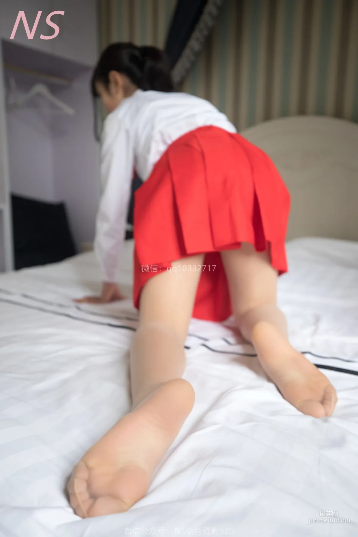 Xiao Li, Red Ultra Short Skirt and Flesh Stockings Temptation [NASI] Photo Set photo 30