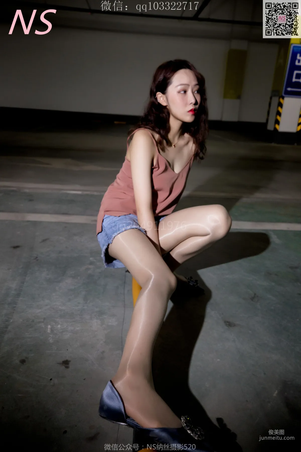 小朱茵《地下车库的丝袜美腿女郎》 [纳丝摄影] 写真集24