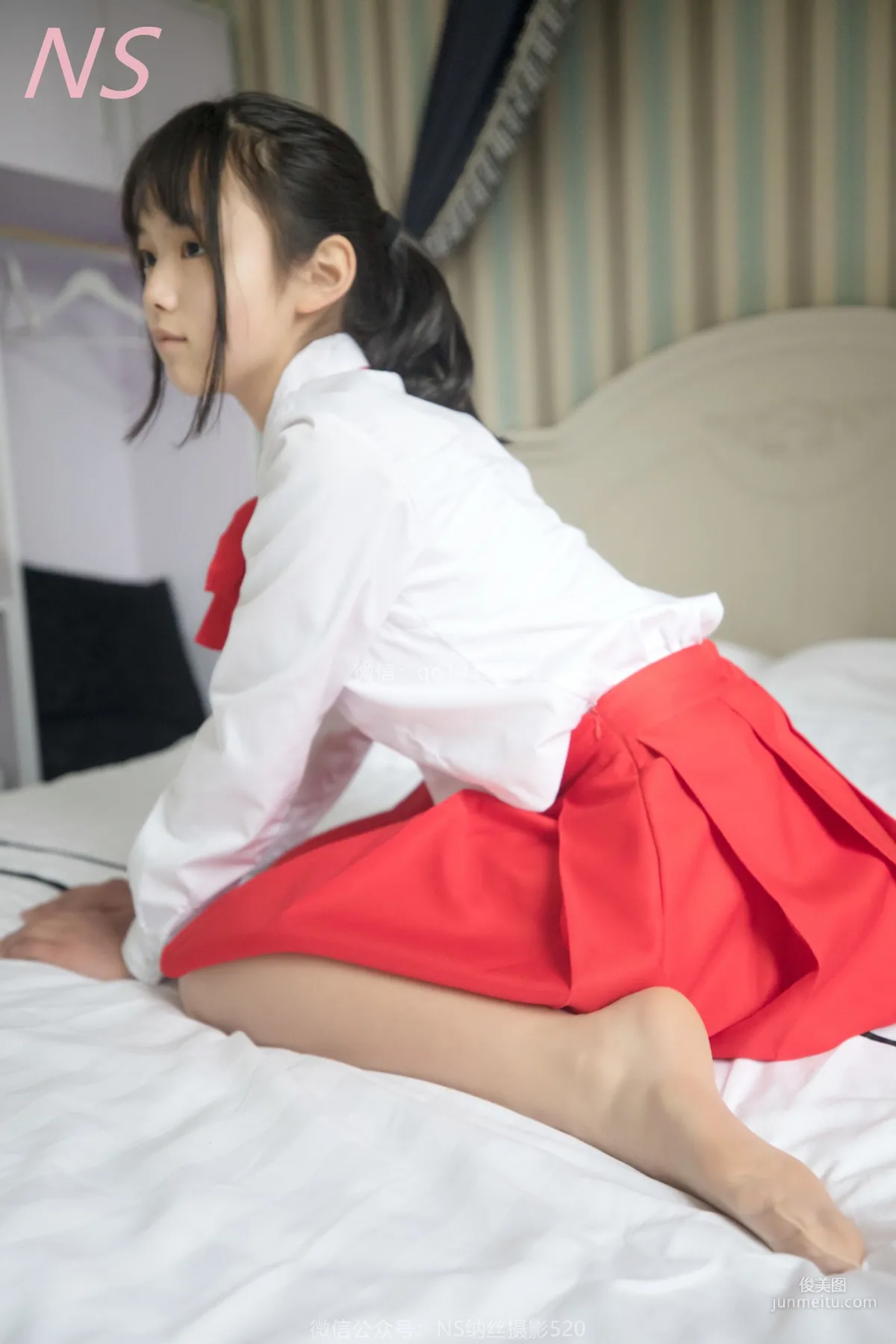 Xiao Li, Red Ultra Short Skirt and Flesh Stockings Temptation [NASI] Photo Set photo 25