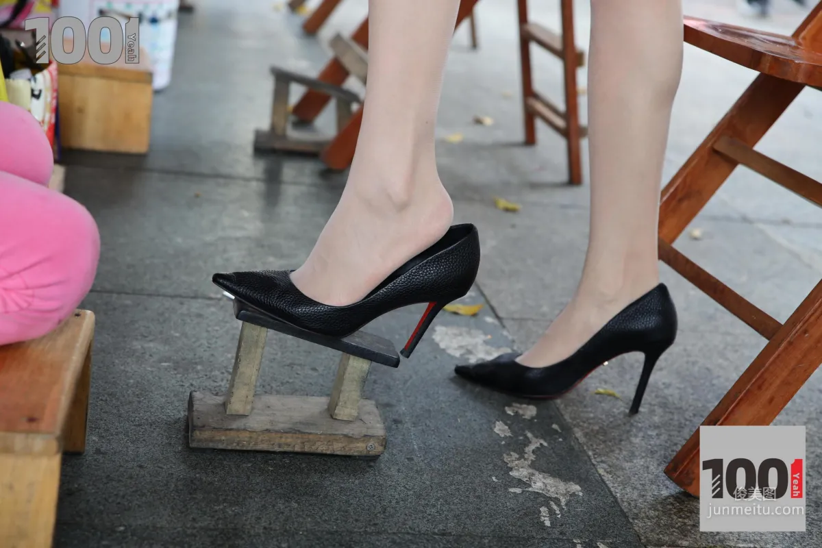 Lucy, Shoe Shine 2 [One Thousand and One Nights IESS] Beautiful Legs and Feet Photo Set photo 92