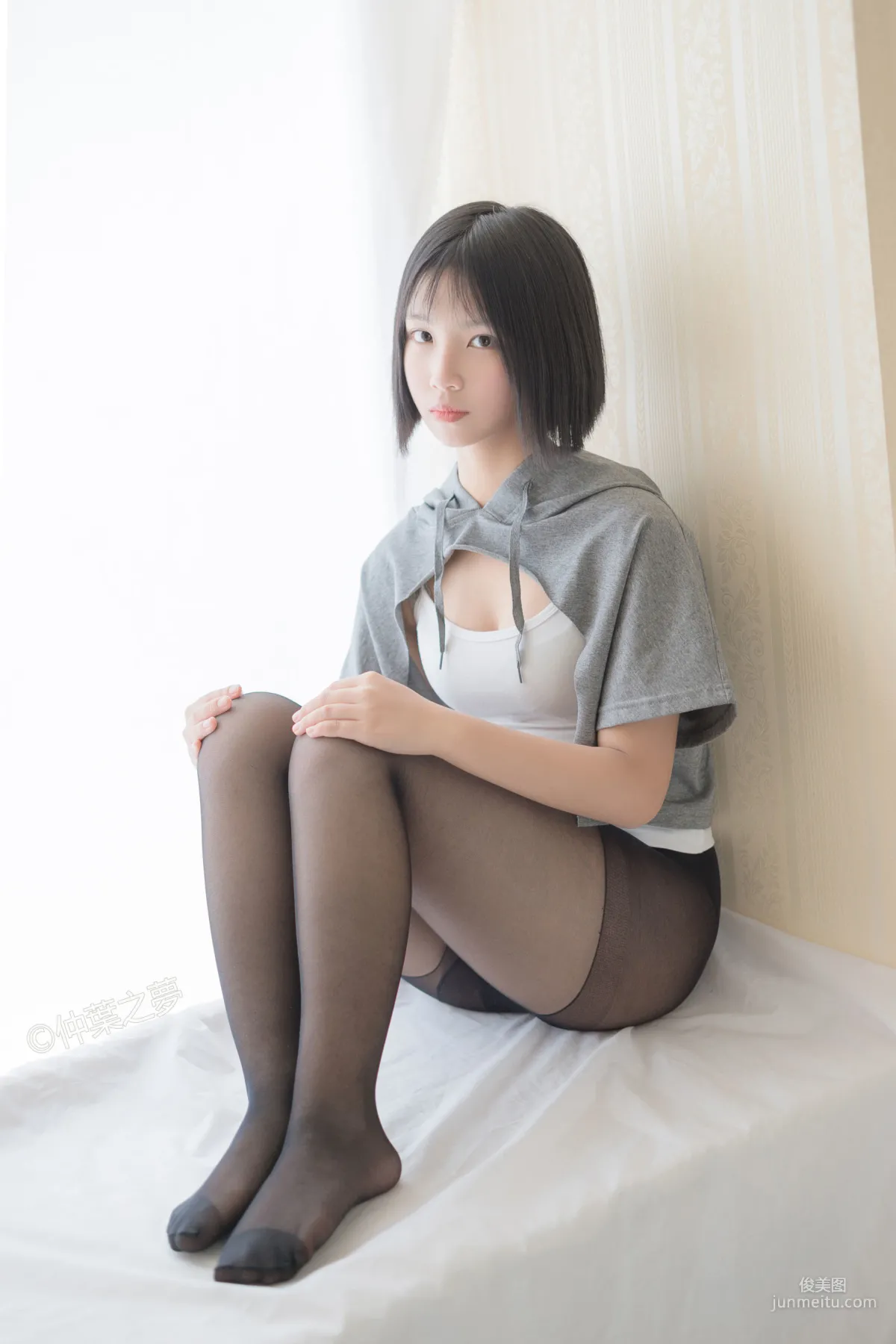 鹿野奈緒《包臀黑絲》 [輕蘭映畫] Grand.003 寫真集 35
