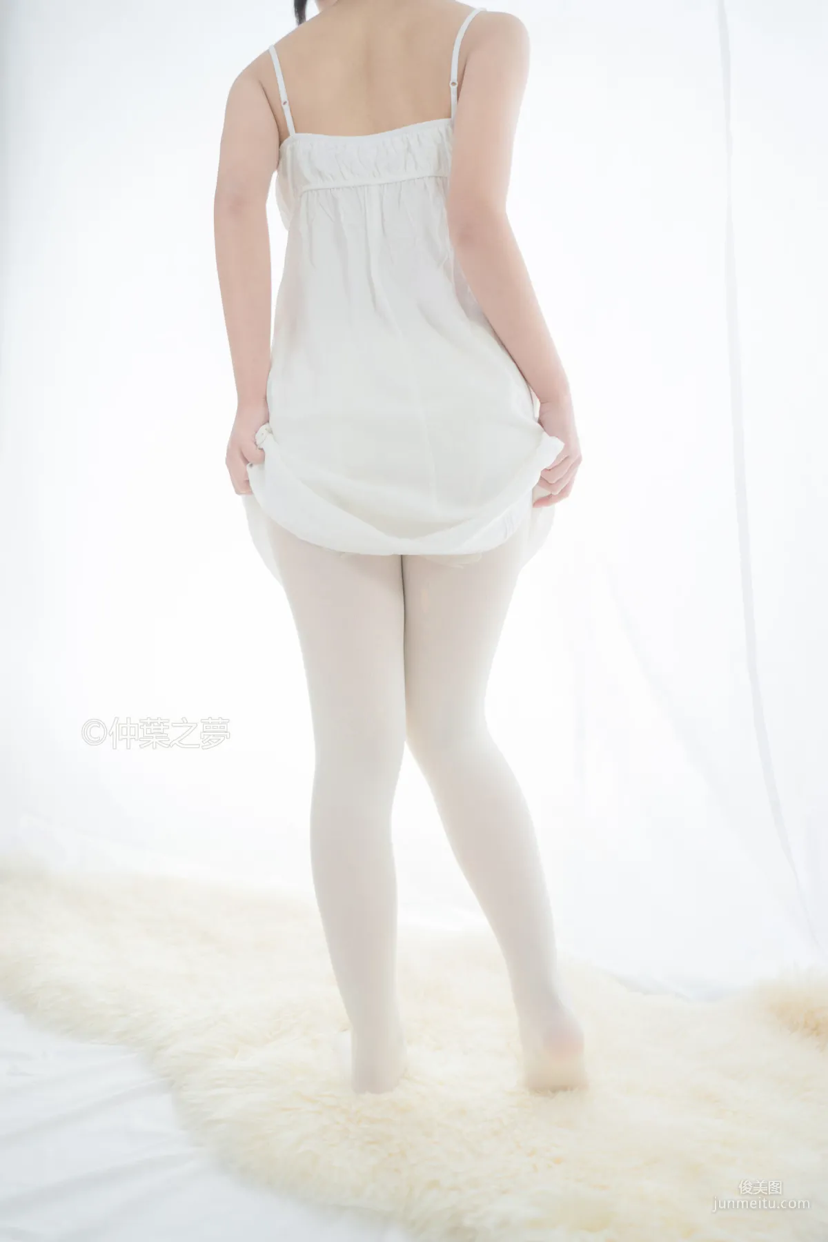 《清纯白吊带裙》 [轻兰映画] Grand.001 写真集26