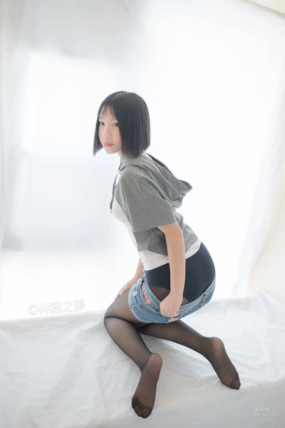 鹿野奈緒《包臀黑絲》 [輕蘭映畫] Grand.003 寫真集 13
