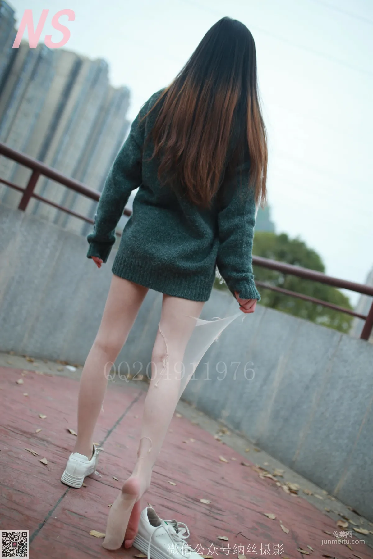 小师妹《撕丝袜的妹子》 [纳丝摄影] 写真集98