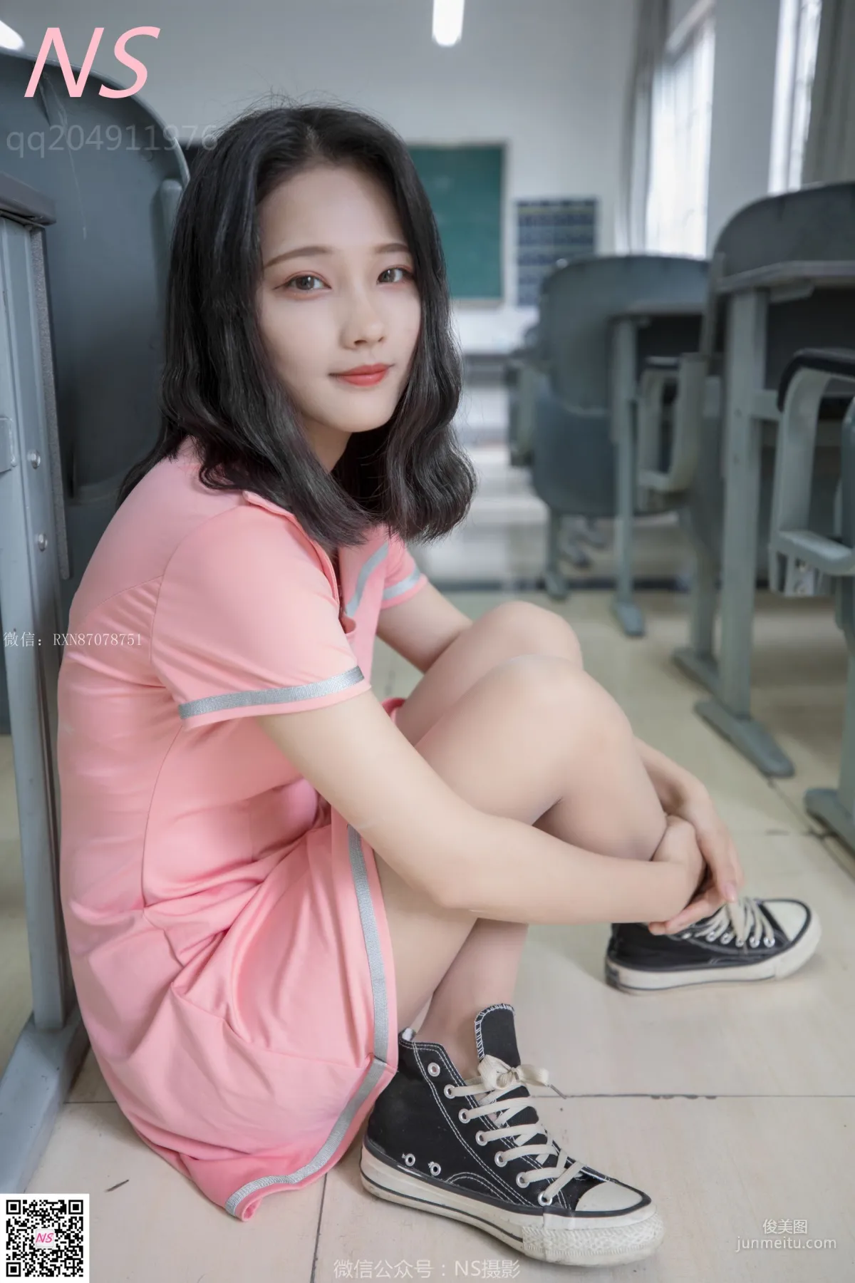 小蝴蝶《纯纯的丝袜帆布鞋》 [纳丝摄影] 写真集18