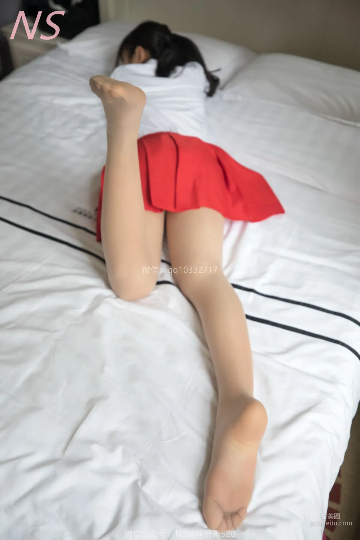 Xiao Li, Red Ultra Short Skirt and Flesh Stockings Temptation [NASI] Photo Set photo 36
