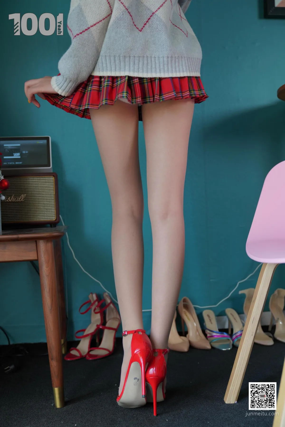 Xi Gua "Concentrated Capsule" Christmas Special [One Thousand and One Nights] Beautiful Legs and Silk Feet Photo Set photo 3