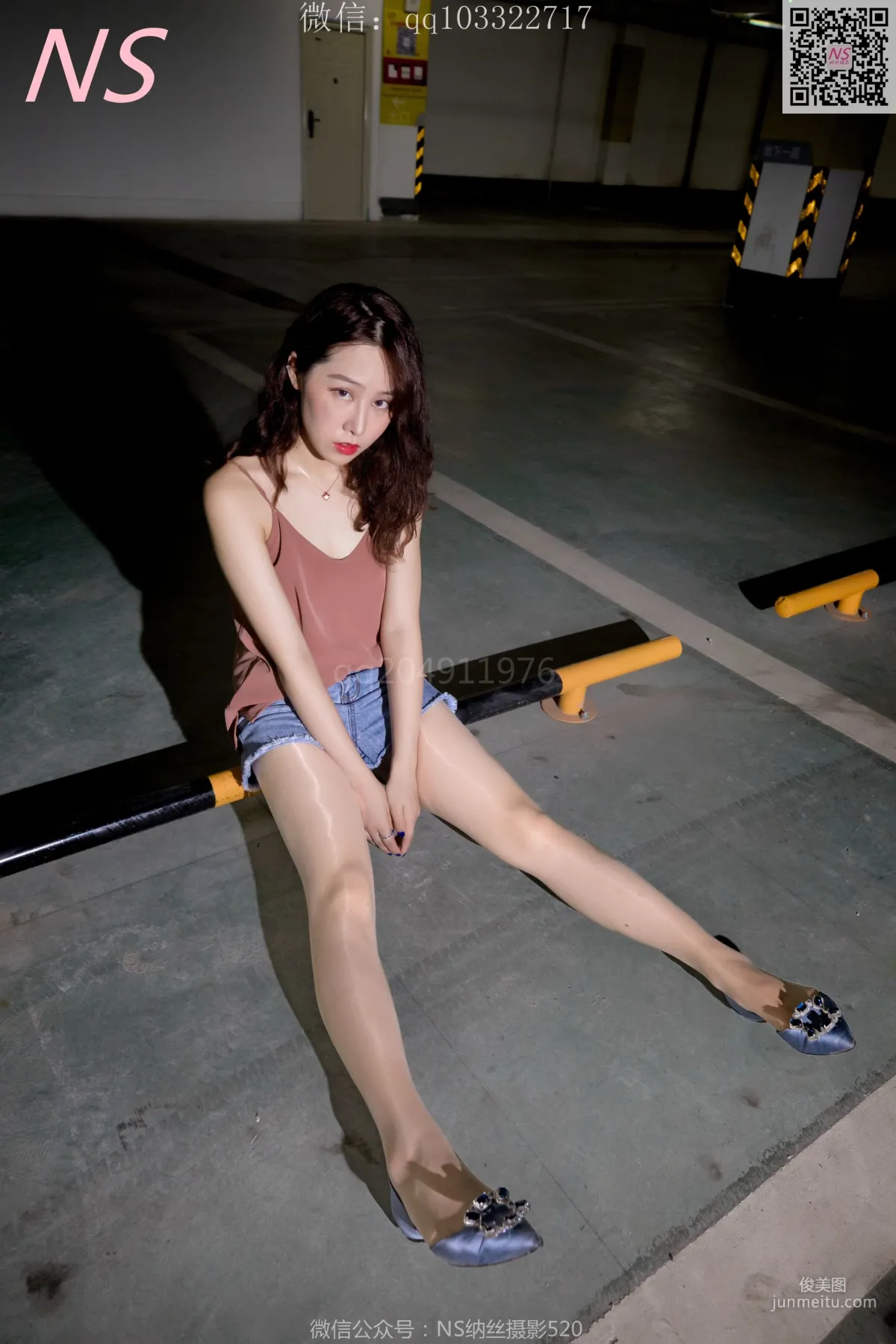 小朱茵《地下车库的丝袜美腿女郎》 [纳丝摄影] 写真集21
