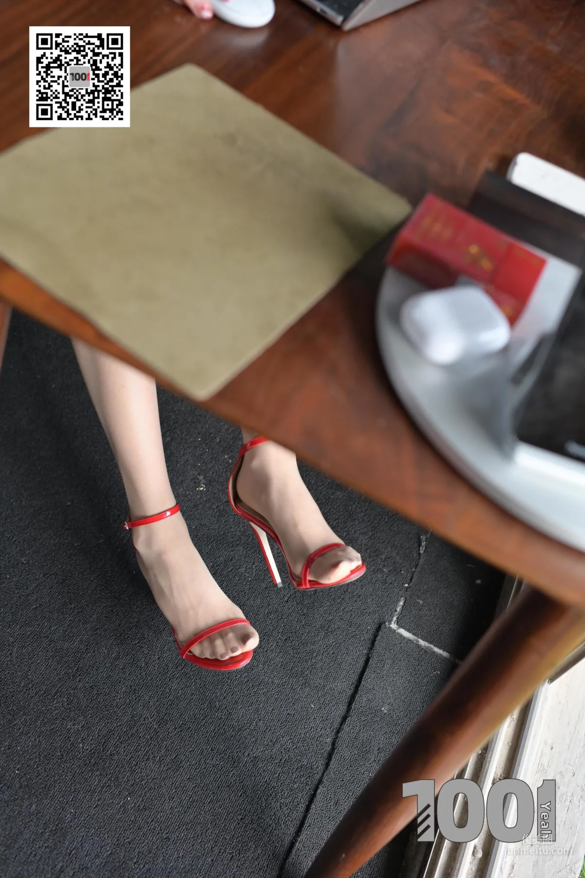 Lucy 'Lace Little Secretary 1' [One Thousand and One Nights IESS] Stockings Legs Photo Set photo 16