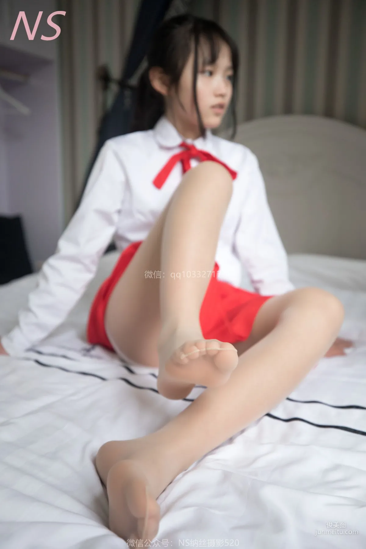 Xiao Li, Red Ultra Short Skirt and Flesh Stockings Temptation [NASI] Photo Set photo 23