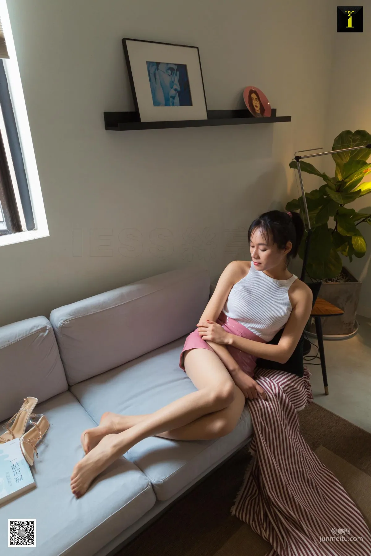Xiao Xiao, Beautiful Feet and Snake-Shaped Sandals, [IESS] Legs and Feet Photo Set photo 62