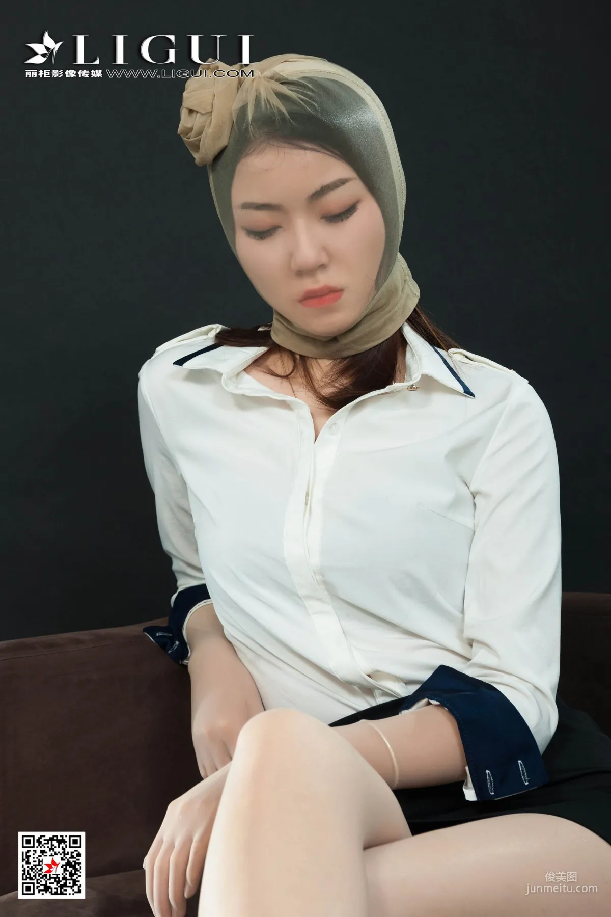 虫虫《肉丝袜美束人体》 [丽柜Ligui] 写真集5