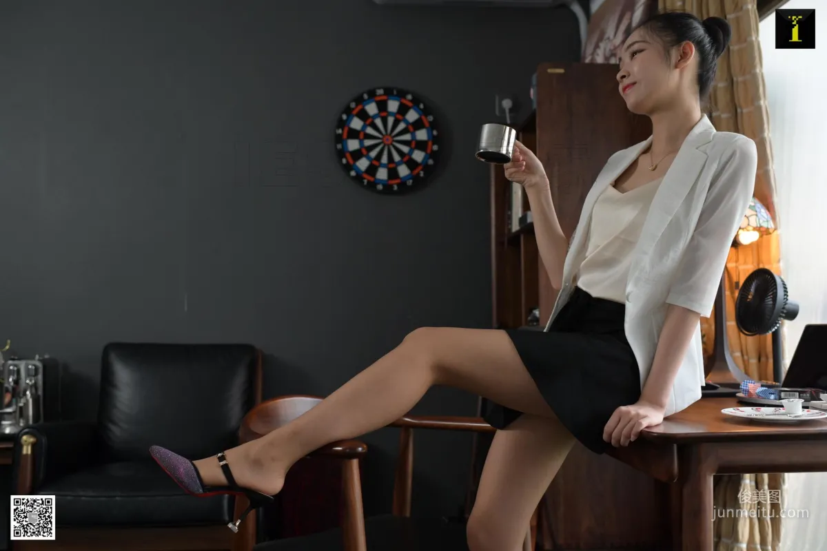 San Gongzhu 'San Gongzhu's Baby Face' [IESS] Stockings and Beautiful Legs Photo Set photo 71