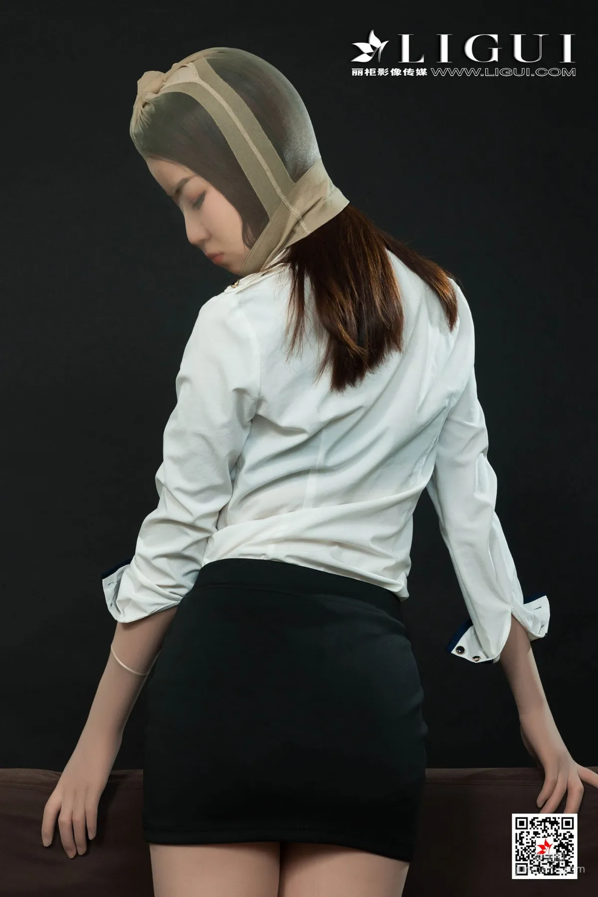 虫虫《肉丝袜美束人体》 [丽柜Ligui] 写真集3