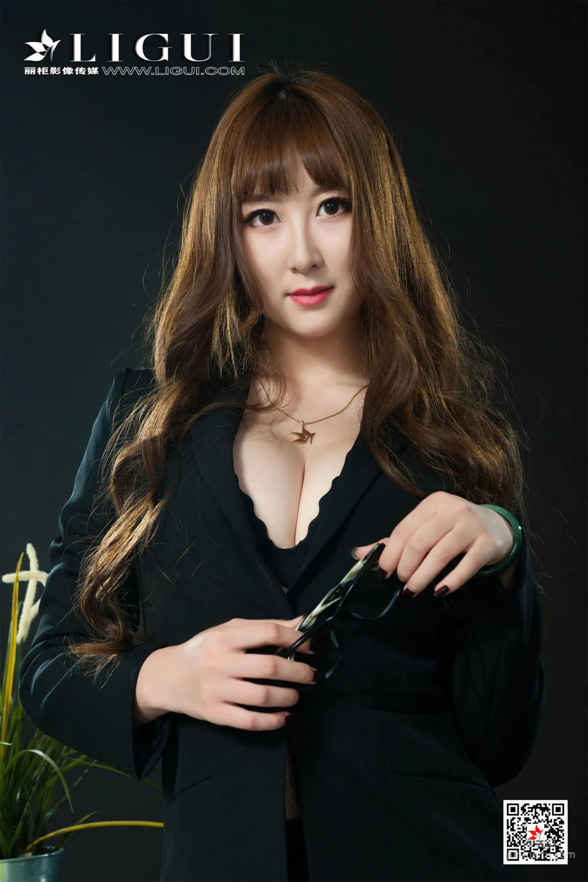 腿模焦焦《肉丝高跟OL美腿》 [丽柜Ligui] 写真集15