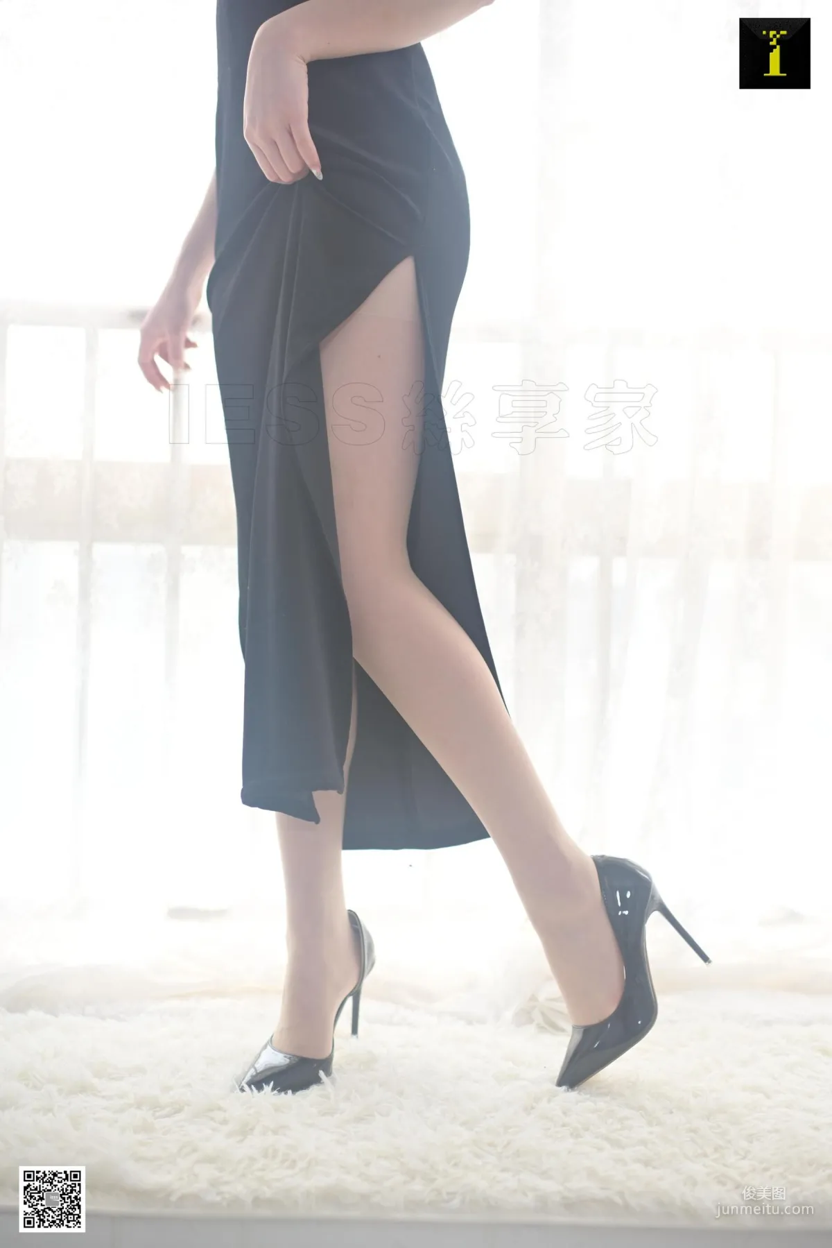 Yun Zhi, Yun Zhi's Long Slit Cheongsam [IESS] Beautiful Legs and Silk Feet Photo Set photo 58