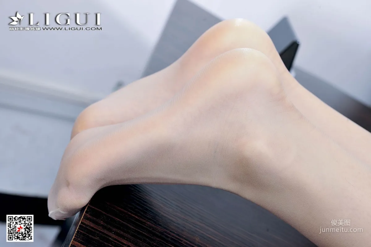 可馨《辦公室肉絲襪美腿》 [麗櫃Ligui] 寫真集 57