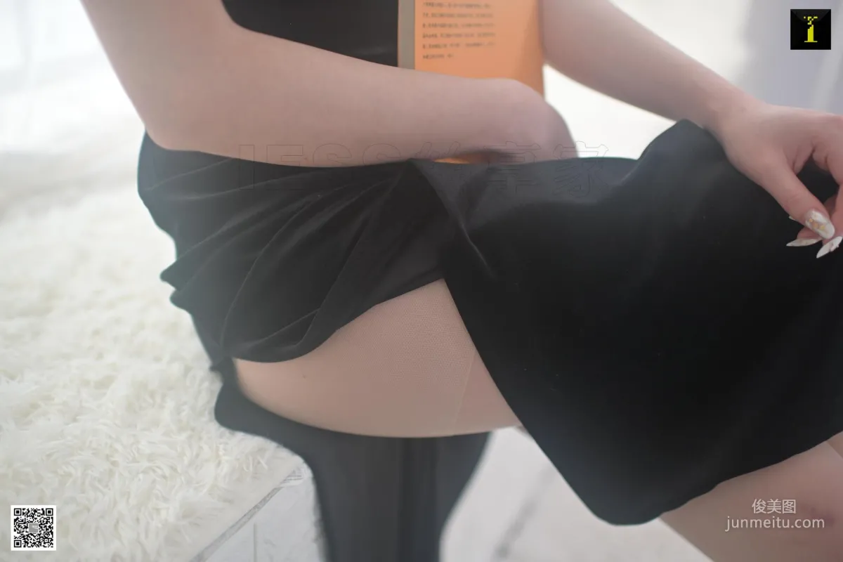 Yun Zhi, Yun Zhi's Long Slit Cheongsam [IESS] Beautiful Legs and Silk Feet Photo Set photo 16