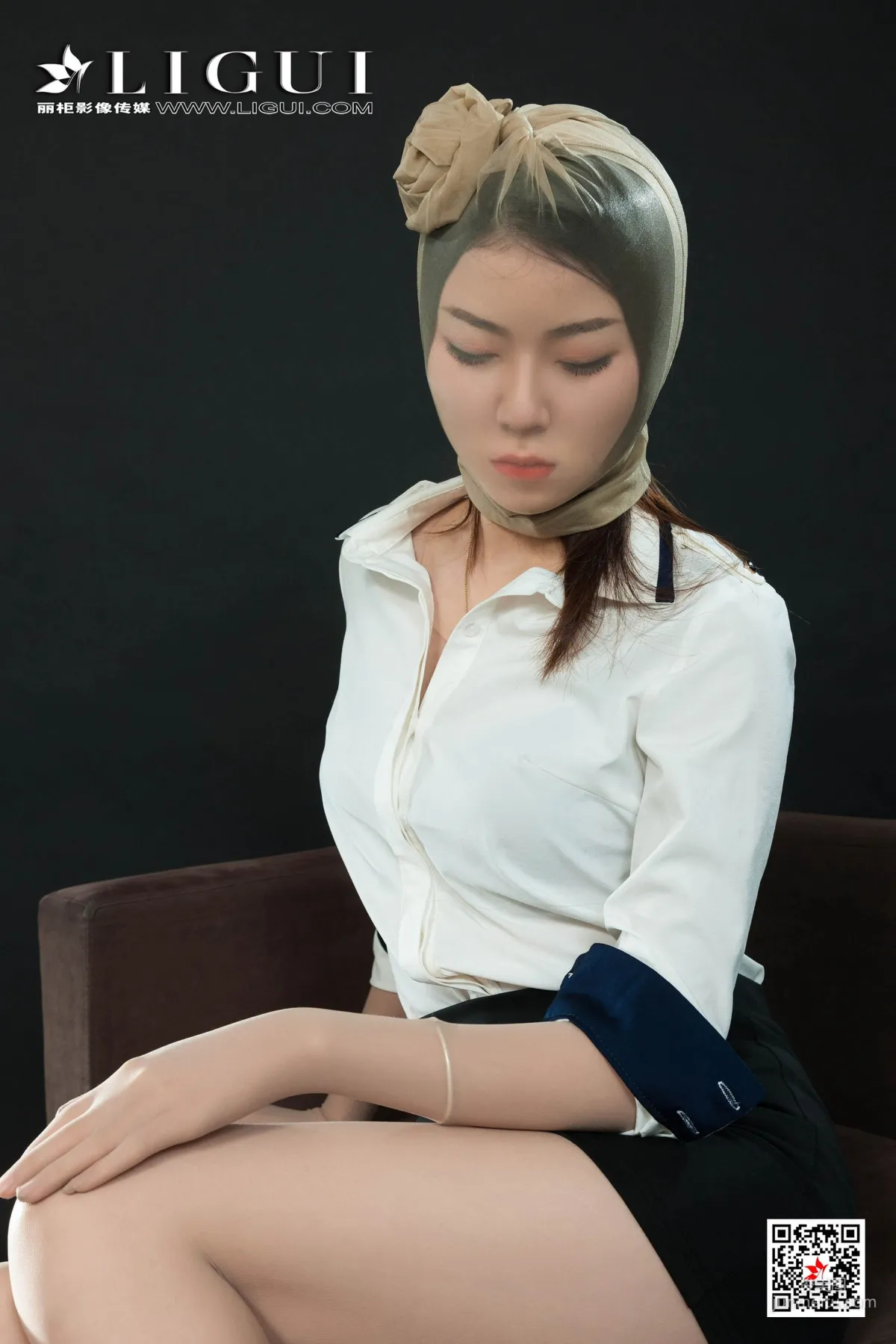 虫虫《肉丝袜美束人体》 [丽柜Ligui] 写真集8