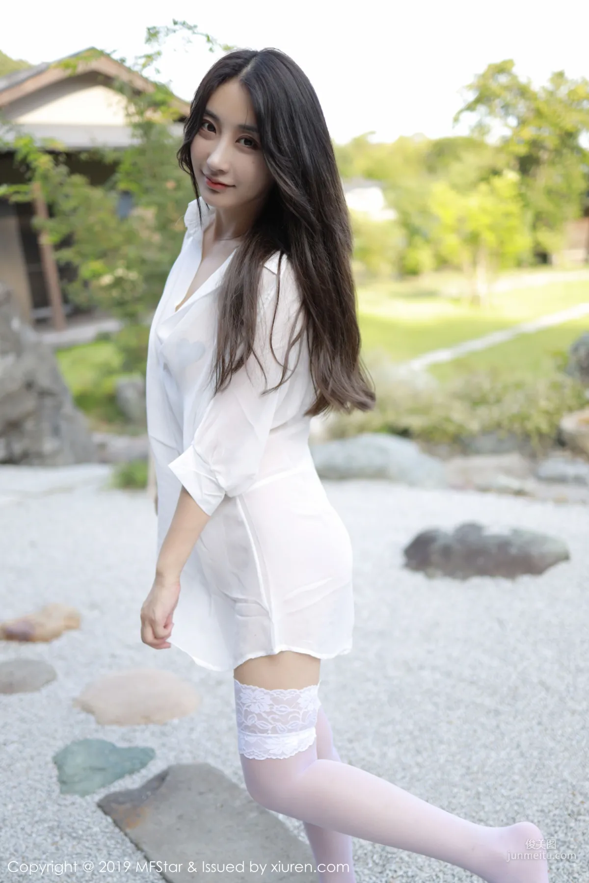 Betty Lin Zixin, Premium White Shirt Lady [MFStar] Vol.219 Photo Set photo 6