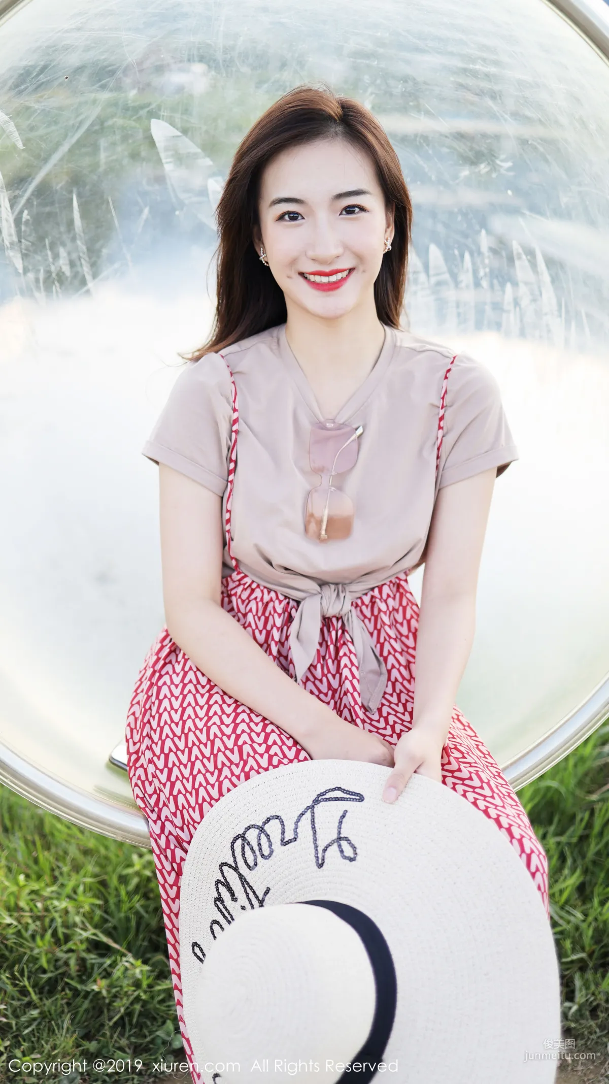 Yi'er Latte Outdoor Fresh Sweet Style Series [XiuRen] No.1718 Photo Set photo 57