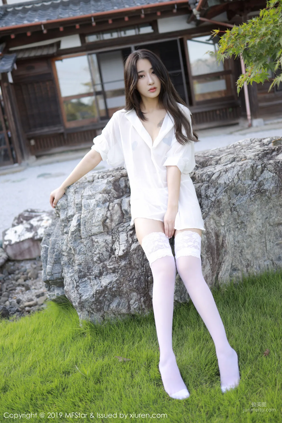 Betty Lin Zixin, Premium White Shirt Lady [MFStar] Vol.219 Photo Set photo 24