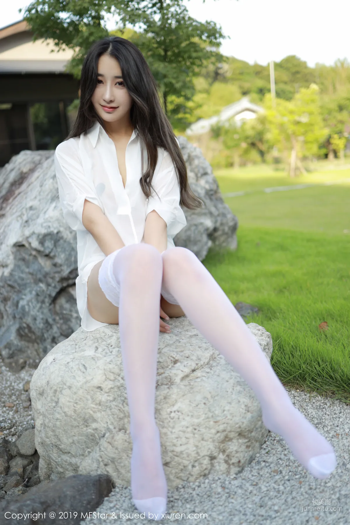 Betty Lin Zixin, Premium White Shirt Lady [MFStar] Vol.219 Photo Set photo 12