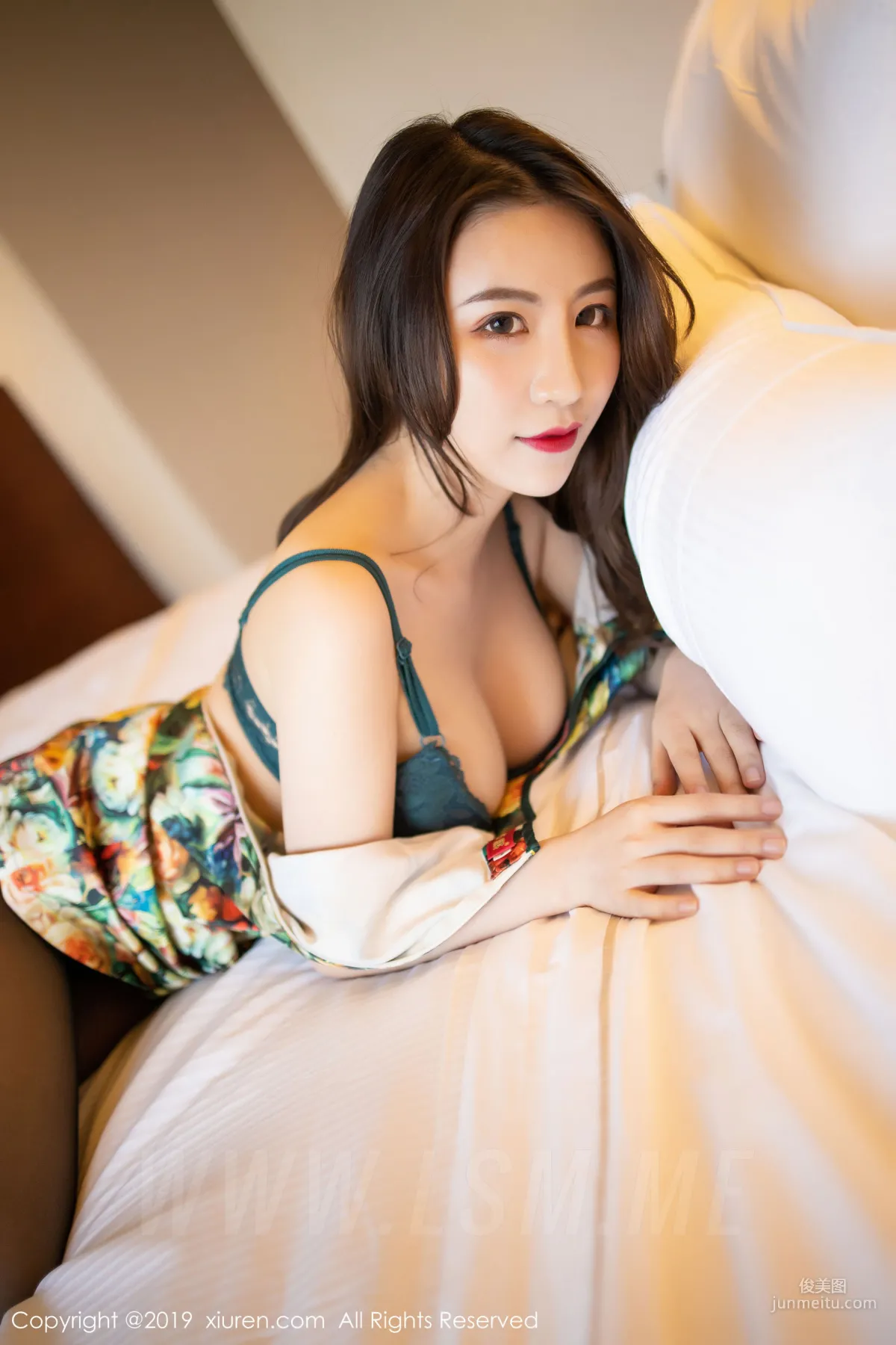 Fei Yueying Cherry, Sexy Black Stockings Garter Beautiful Legs Series [XiuRen] No.1727 Photo Set photo 66