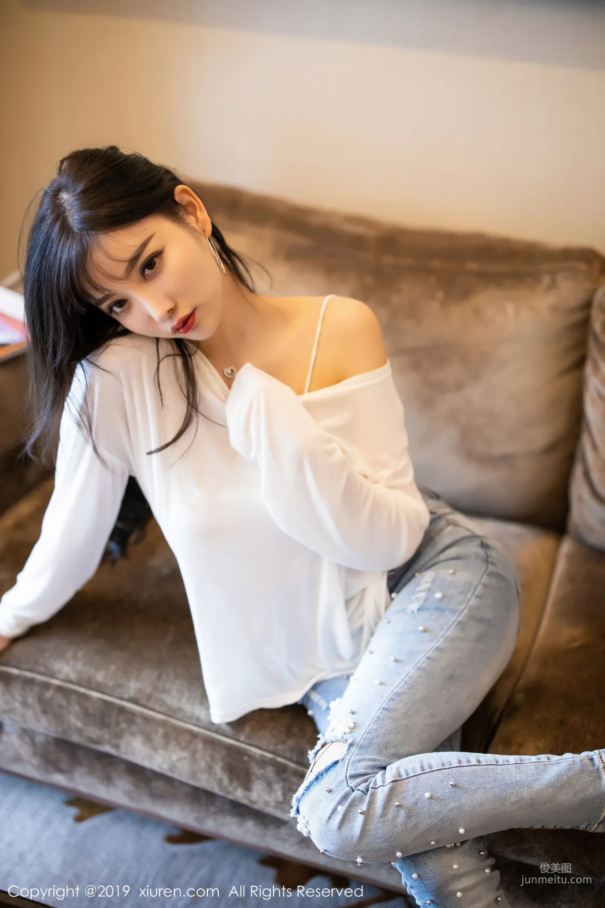 Yang Chenchen sugar "Net Stockings, Beautiful Legs, Curves Temptation" [XiuRen] No.1746 Photo Set photo 28